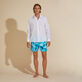 Chemise en voile de coton organique unisexe unie Blanc vue portée de face