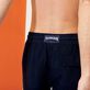 Men Linen Pants Solid Azul marino detalles vista 3