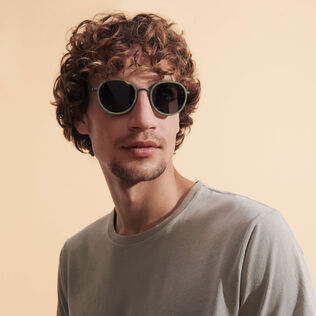 Gafas de sol unisex blancas de madera - VBQ x Shelter Olivier detalles vista 2