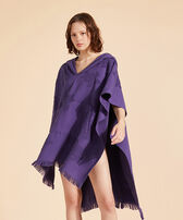 Poncho en tejido terry Midnight mujeres vista frontal desgastada