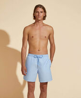 Bañador de color liso para hombre - Vilebrequin x Highsnobiety Chambray vista frontal desgastada