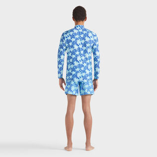 Rash guard uomo a maniche lunghe con zip Ronde des Tortues Logo Blue topaz vista indossata posteriore