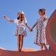 Langes Provencal Turtle Kleid für Mädchen Weiss Details Ansicht 3