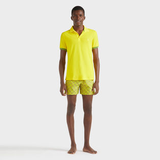 Men Cotton Pique Polo Shirt Solid Sun 正面穿戴视图