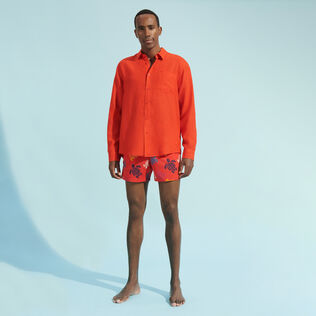 Men Linen Shirt Solid Poppy red 正面穿戴视图