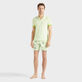 Polo de algodón de color liso para hombre Macaroon vista frontal desgastada