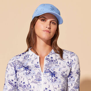 Embroidered Cap Turtles All Over Sky blue 正面穿戴视图