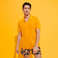 男士纯色亚麻运动 Polo 衫 Carrot 正面穿戴视图