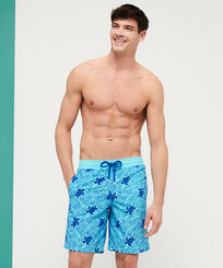 Maillot de bain stretch homme long Turtles Splash Flocké Bleu lazuli vue portée de face
