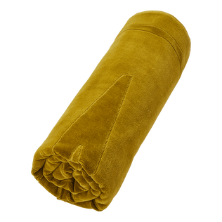 有机棉的纯色沙滩巾 Bark 正面穿戴视图
