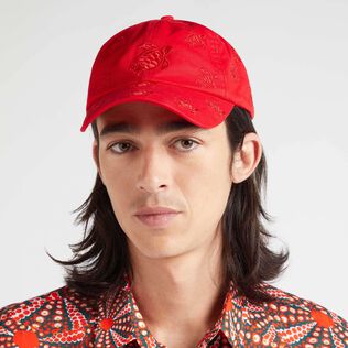Cappellino con ricamo integrale Turtles Moulin rouge vista frontale indossata