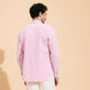 Camicia uomo a righe in seersucker Rosa caramella vista indossata posteriore