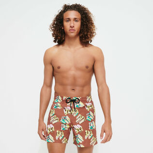 男款 Classic 印制 - Men Swimwear Monogram 3D - Vilebrequin x Palm Angels, Hazelnut 正面穿戴视图