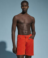 Bermudashorts aus Cord im 5-Taschen-Design für Herren Tomato Vorderseite getragene Ansicht