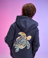 男童正面拉链背面定位 Turtle 印花连帽运动衫 Navy 正面穿戴视图