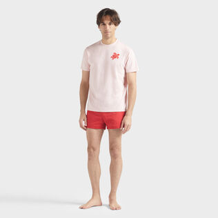 Camiseta de algodón orgánico con tortuga bordada para hombre Peony vista frontal desgastada