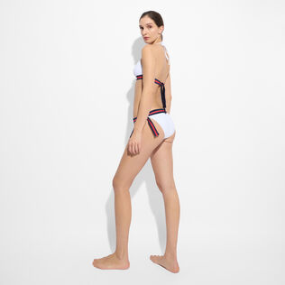 Solid Neckholder-Bikinioberteil für Damen – Vilebrequin x Ines de la Fressange Weiss Rückansicht getragen