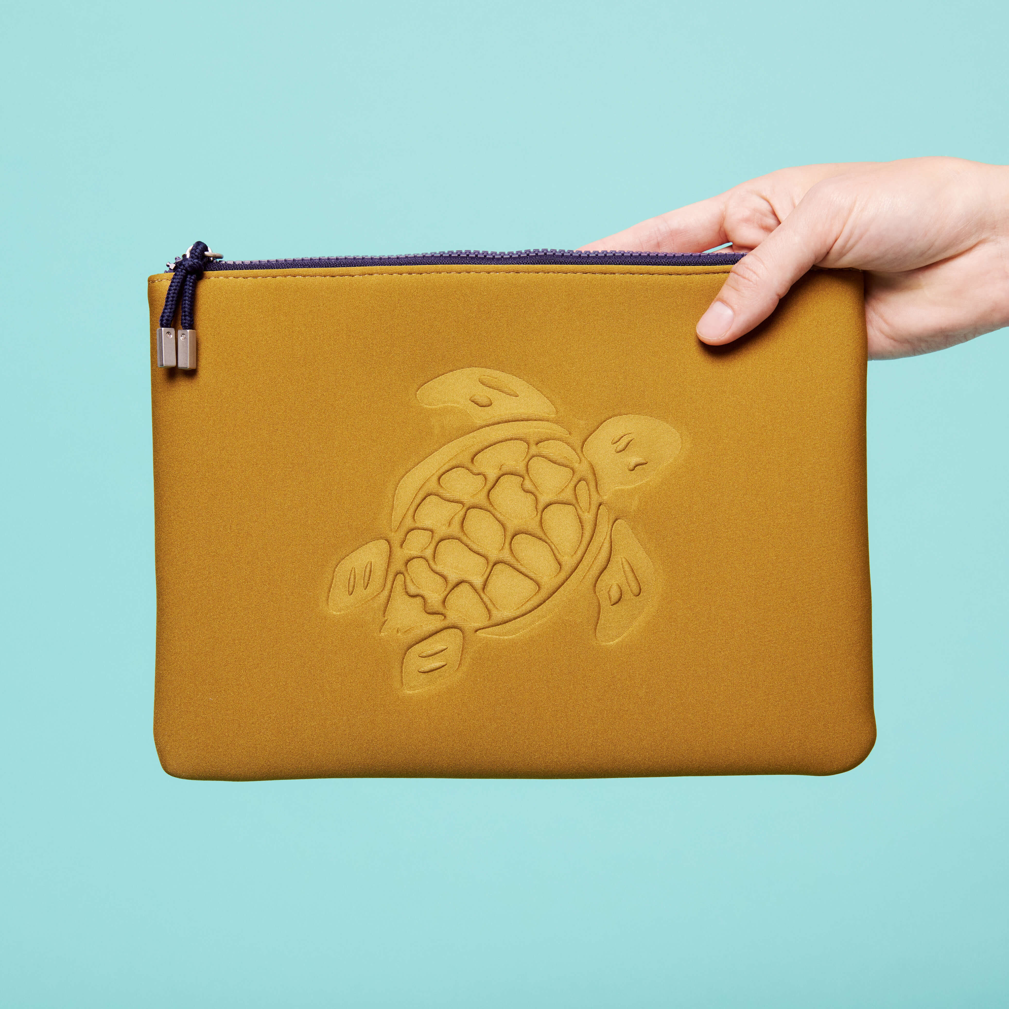 Zipped Turtle Beach Pouch