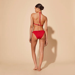 Braguita de bikini con tiras de atado lateral y estampado Plumetis para mujer Moulin rouge vista trasera desgastada