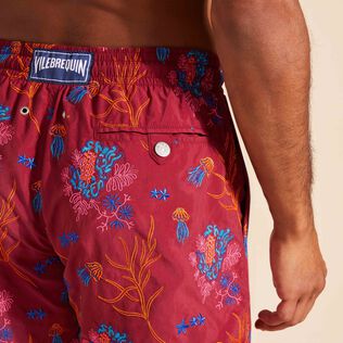 Men Swim Shorts Embroidered Medusa Flowers - Limited Edition Merlot detalles vista 2