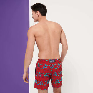 男士 Turtles Jewels 刺绣泳裤 - 限量版 Peppers 背面穿戴视图