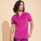 Polo de color liso en tejido jacquard para hombre Morado vista frontal desgastada