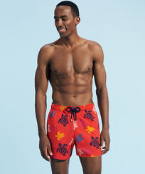 男士 Ronde des Tortues Multicolores 弹力游泳短裤 Poppy red 正面穿戴视图