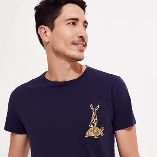 Hombre Autros Bordado - Camiseta de algodón con bordado The Year of the Rabbit para hombre, Azul marino detalles vista 4
