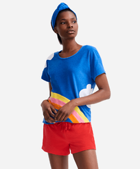 T-shirt donna con motivo Multicolor Clouds - Vilebrequin x JCC+ - Edizione limitata Blu mare vista frontale indossata