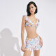 Peaceful Trees Badeshorts mit Stickerei für Damen Weiss Vorderseite getragene Ansicht