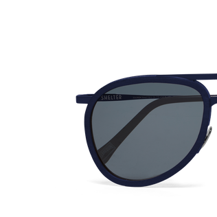 Solid Unisex-Sonnenbrille mit Holz – VBQ x Shelter Midnight Details Ansicht 4