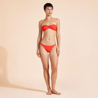 Vichy Jacquard Bandeau-Bikinioberteil mit Ring für Damen Mohnrot Vorderseite getragene Ansicht