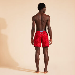 Men Swim Shorts Ultra-Light and Packable Ribbons Turtle Moulin rouge vista trasera desgastada