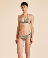 Top de bikini de triángulo con estampado Pocket Check y flores bordadas para mujer Bronce vista frontal desgastada