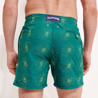 Bañador bordado con estampado Hypno Shell para hombre de edición limitada Linden vista trasera desgastada