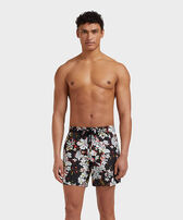 Men Swim Shorts Flower Splash - VBQ x Palm Angels Black 正面穿戴视图