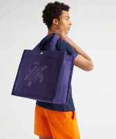 Grand sac cabas de plage en éponge unisexe Minuit vue portée de face