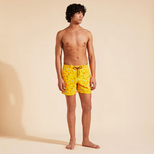 Men Swim Shorts Embroidered Ronde des Tortues - Limited Edition Corn 正面穿戴视图