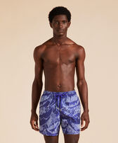 Men Silk Swim Shorts Vagues - Vilebrequin x Maison BUCOL Purple blue 正面穿戴视图