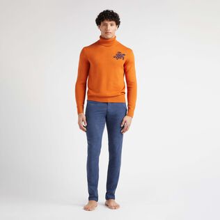 Pull col roulé en coton et cachemire homme uni Caramel vue portée de face