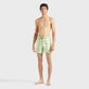 Bañador con bordado Seaweed para hombre Macaroon vista frontal desgastada