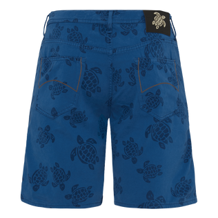Bermuda en coton 5 poches homme Ronde des Tortues en résine Bleu batik vue de dos