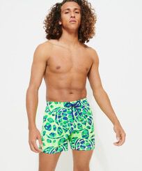 Neo Turtles Badeshorts für Herren Neon yellow Vorderseite getragene Ansicht