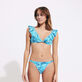 Braguita de bikini de corte tanga con estampado Flowers Tie & Dye para mujer Azul marino vista frontal desgastada