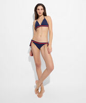 Solid Neckholder-Bikinioberteil für Damen – Vilebrequin x Ines de la Fressange Marineblau Vorderseite getragene Ansicht
