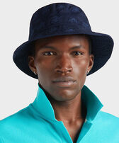 Bob brodé unisexe Tortue All Over Bleu marine vue portée de face homme