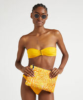 Neoprene Pouch Palm Leaves Mango women front worn view