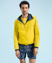 Chaqueta cortavientos reversible con estampado Poulpes Bicolores para hombre Sol vista frontal desgastada