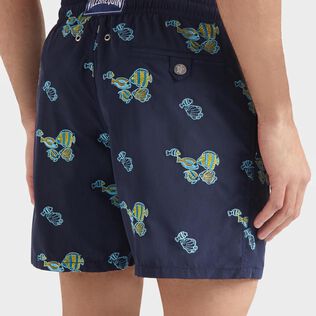 Bañador con bordado Fishy Vibes para hombre Azul marino detalles vista 2