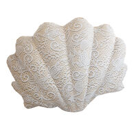 Coussin coquillage Broderies Anglaises - VBQ x MX HOME Blanc vue de face